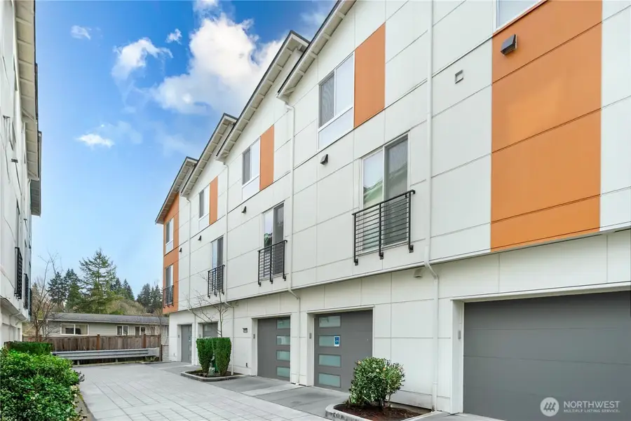 8554 22nd Place Ne, Seattle, WA 98115 - Image #2