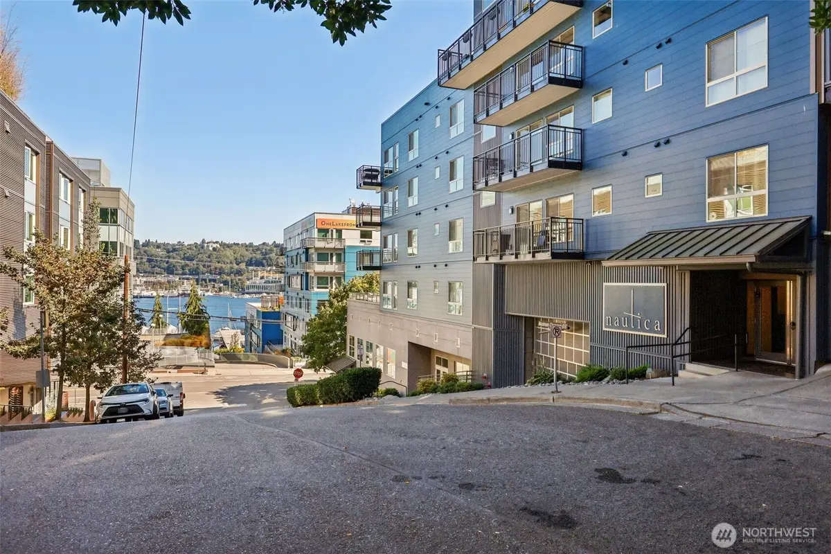 1425 Dexter Avenue N #611, Seattle, WA 98109 - Image #1