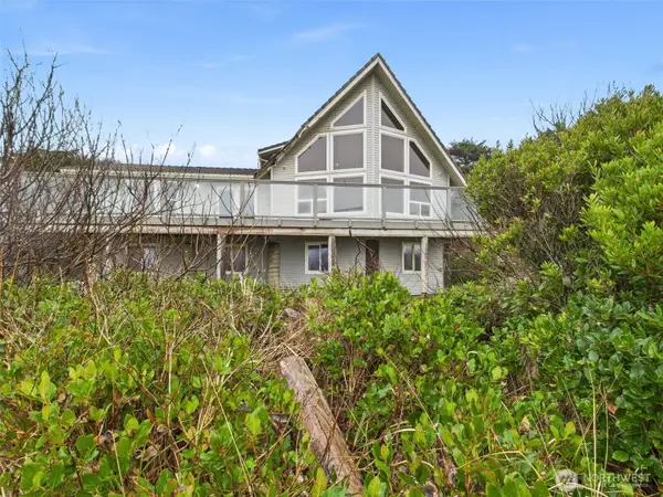 50 Diamond Drive, Pacific Beach, WA 98571