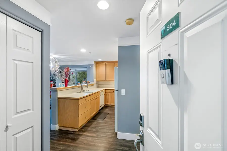 15325 Sunwood Boulevard #B304, Tukwila, WA 98188 - Image #2