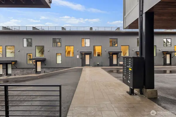 614 5th Avenue S #C107, Edmonds, WA 98020