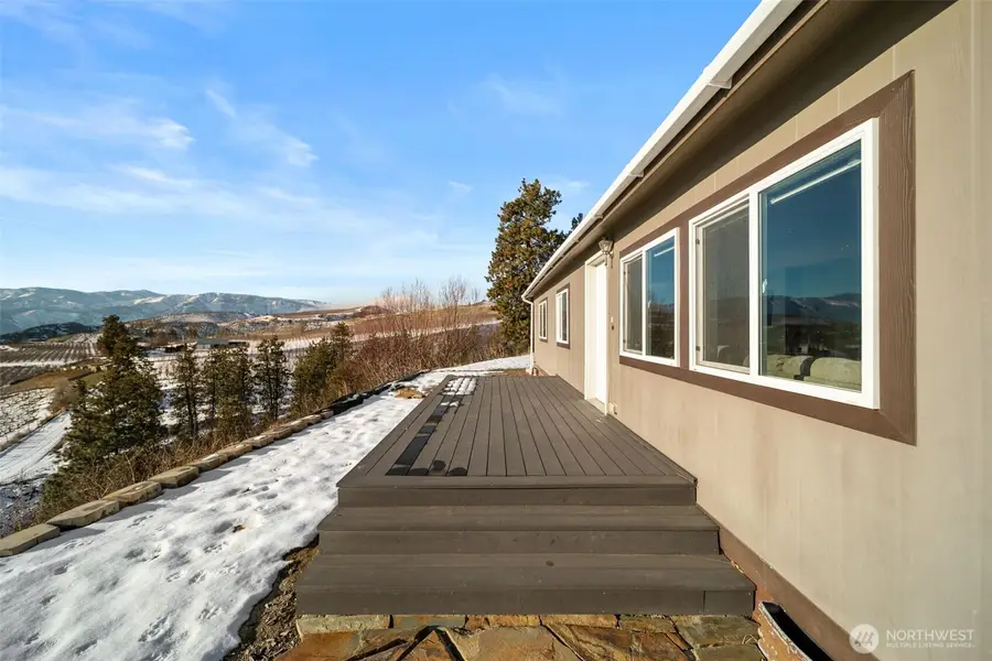 565 Boyd Loop Rd, Manson, WA 98831 - Image #3
