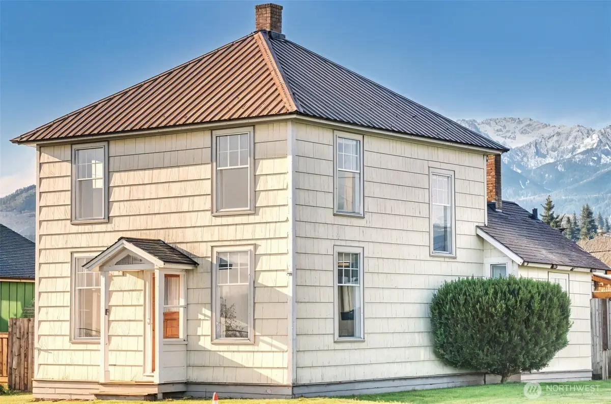 1210 Water Street, Port Angeles, WA 98362 - Image #1