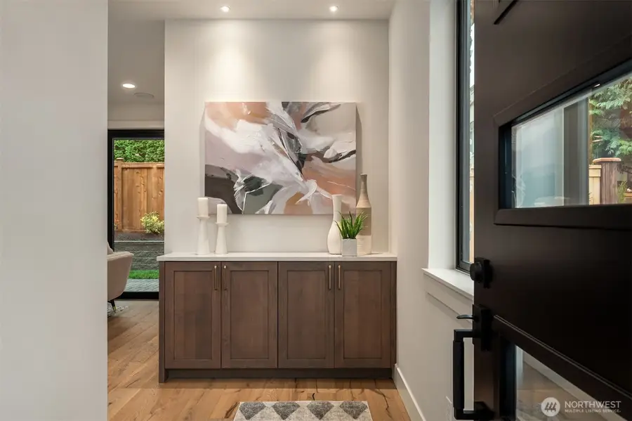 10809 NE 60th Street, Kirkland, WA 98033 - Image #2