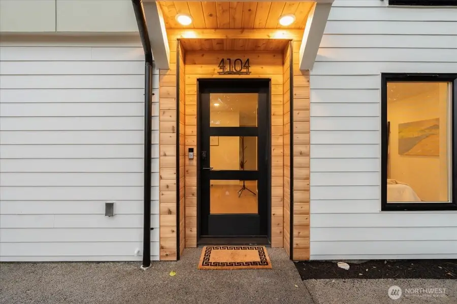 4104 49th Avenue Sw, Seattle, WA 98116 - Image #3
