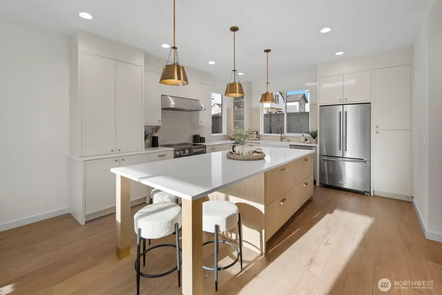 10043 8th Avenue Nw, Seattle, WA 98177 - Image #2