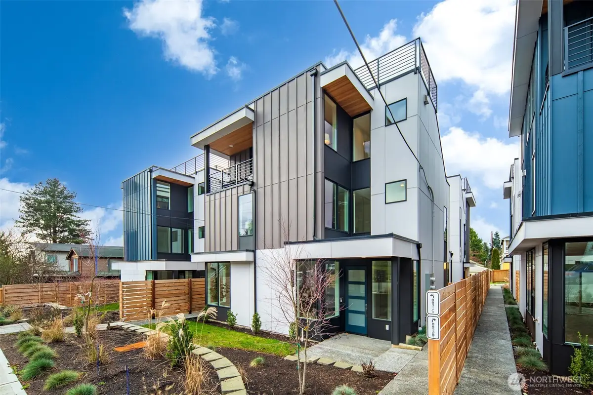 8831 Wallingford Avenue N, Seattle, WA 98103 - Image #1