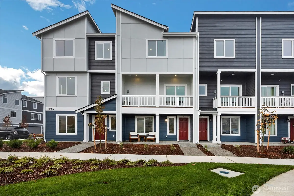 34370 Emerald Ridge Avenue Se, Black Diamond, WA 98010 - Image #1