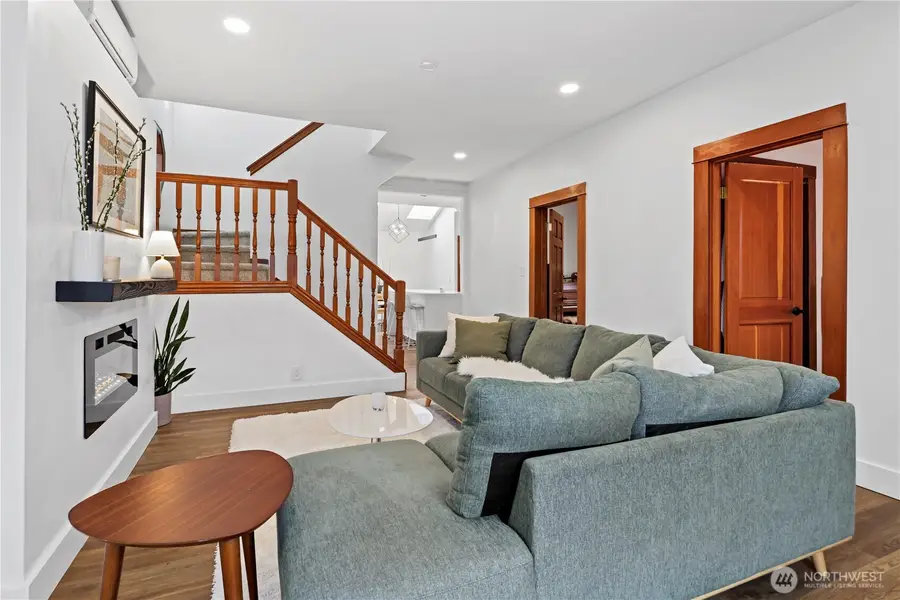 6525 7th Avenue Nw, Seattle, WA 98117 - Image #3