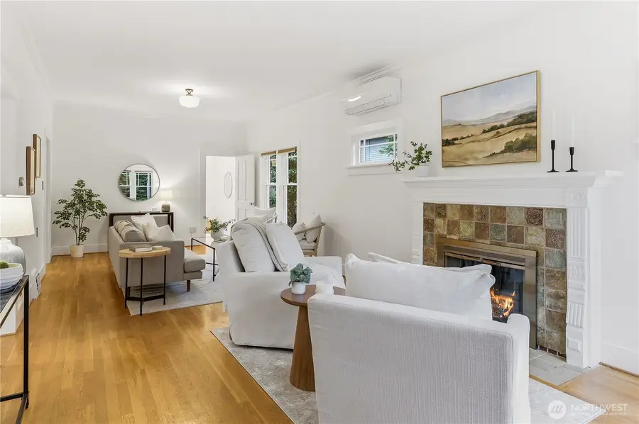 2554 3rd Avenue W, Seattle, WA 98119 - Image #3