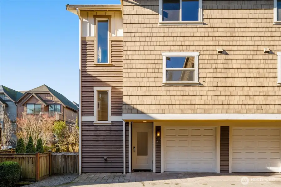 213 N 39th Street #C, Seattle, WA 98103 - Image #2