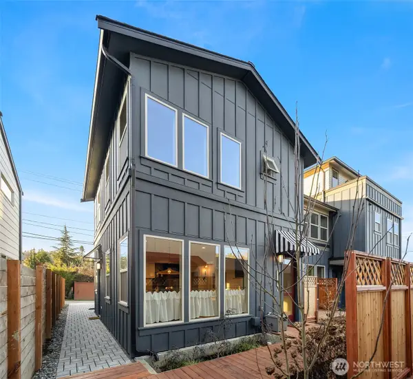 5033 25th Avenue Sw #C, Seattle, WA 98106