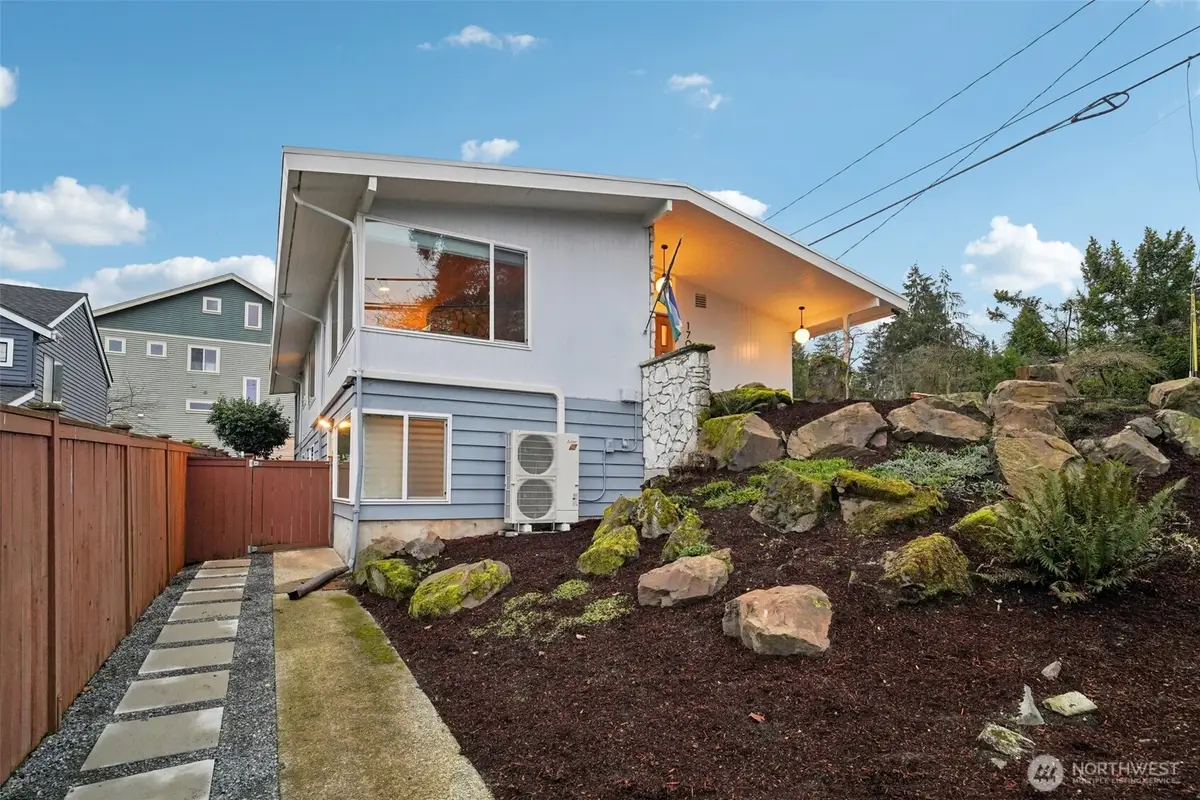1701 NE 90th Street, Seattle, WA 98115 - Image #1