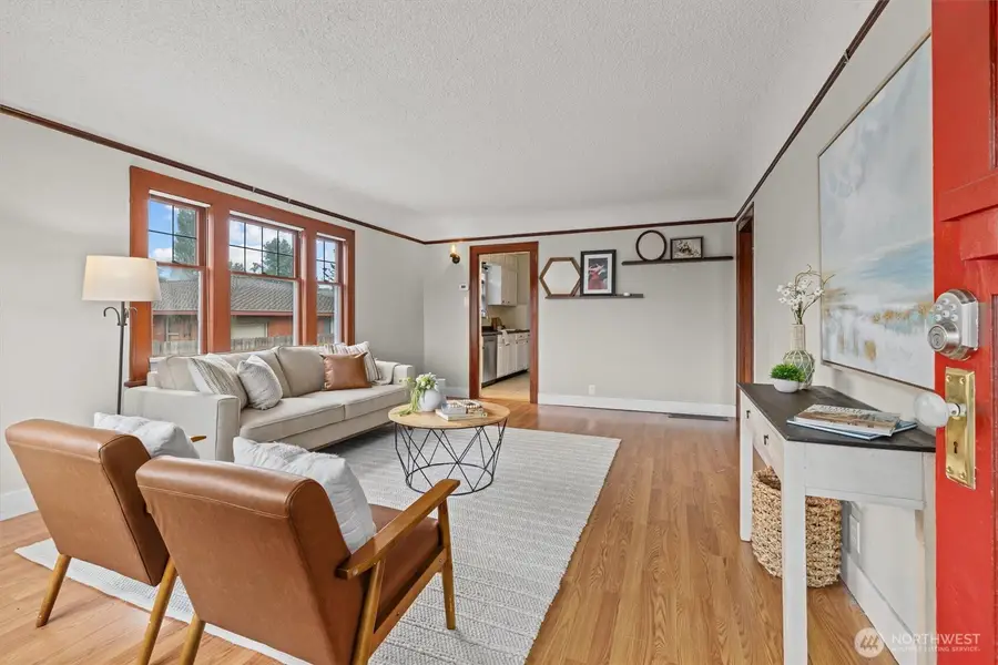 1211 N 3rd Street, Renton, WA 98057 - Image #2