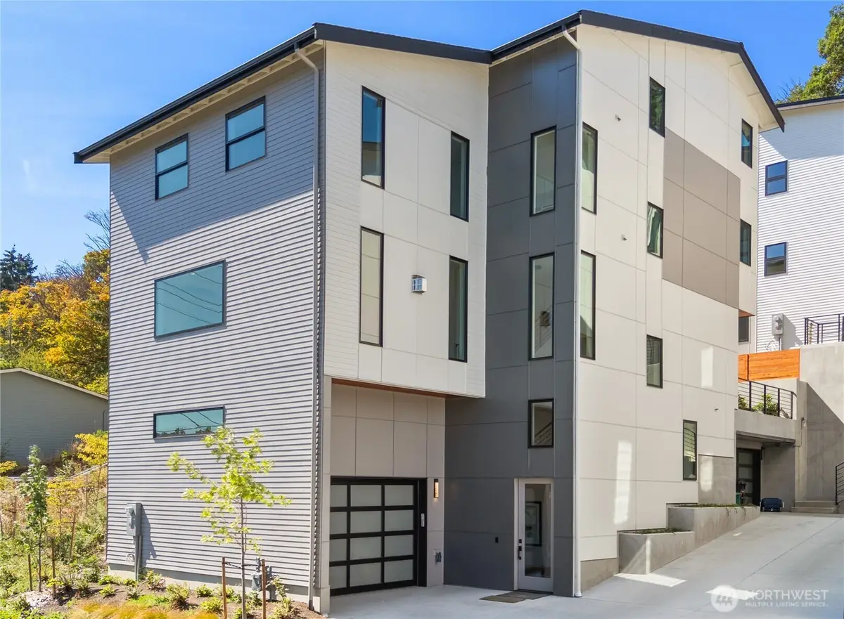 5244 23rd Avenue Sw, Seattle, WA 98106 - Image #1