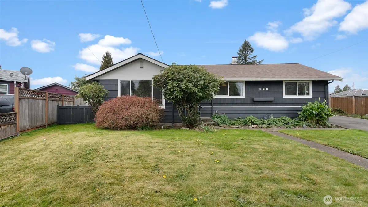 923 E 32nd Street, Bremerton, WA 98310 - #1