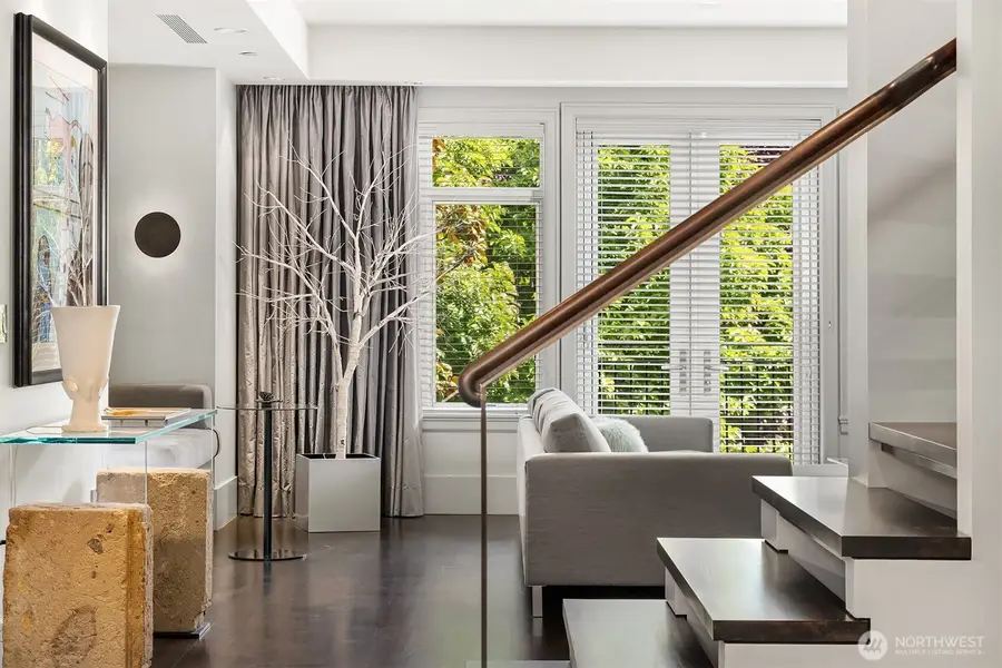 721 Harvard Avenue E, Seattle, WA 98102 - #2