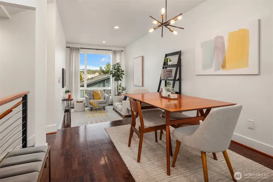 556 Highland Drive, Seattle, WA 98109 - Image #2