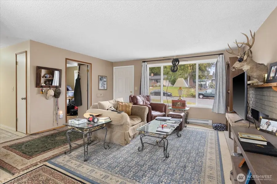 9226 3rd Place Se, Everett, WA 98208 - Image #2