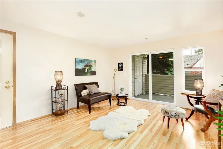 11915 Roseburg Avenue S #204, Burien, WA 98168 - Image #3