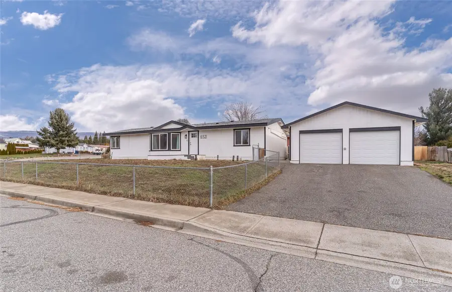 652 S Larch Avenue, East Wenatchee, WA 98802 - Image #2
