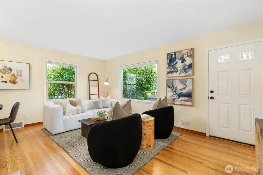 8625 35th Avenue Sw, Seattle, WA 98126 - Image #3