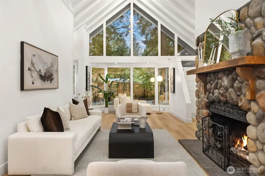 17050 37th Avenue Ne, Lake Forest Park, WA 98155 - Image #2