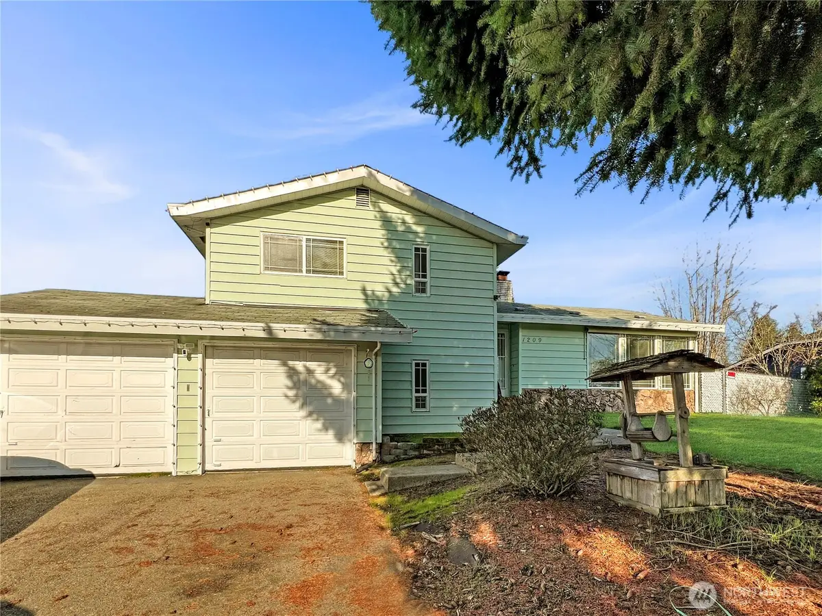 1209 132nd Street S, Tacoma, WA 98444 - Image #1