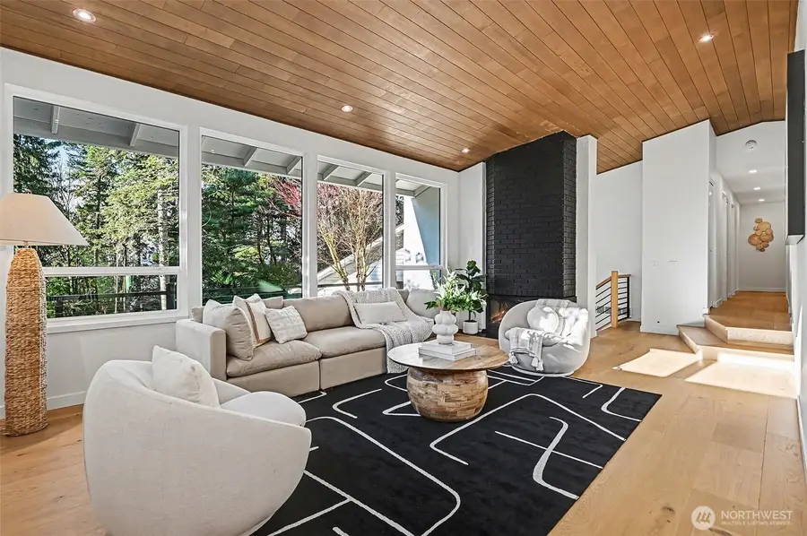 6560 W Mercer Way, Mercer Island, WA 98040 - Image #2