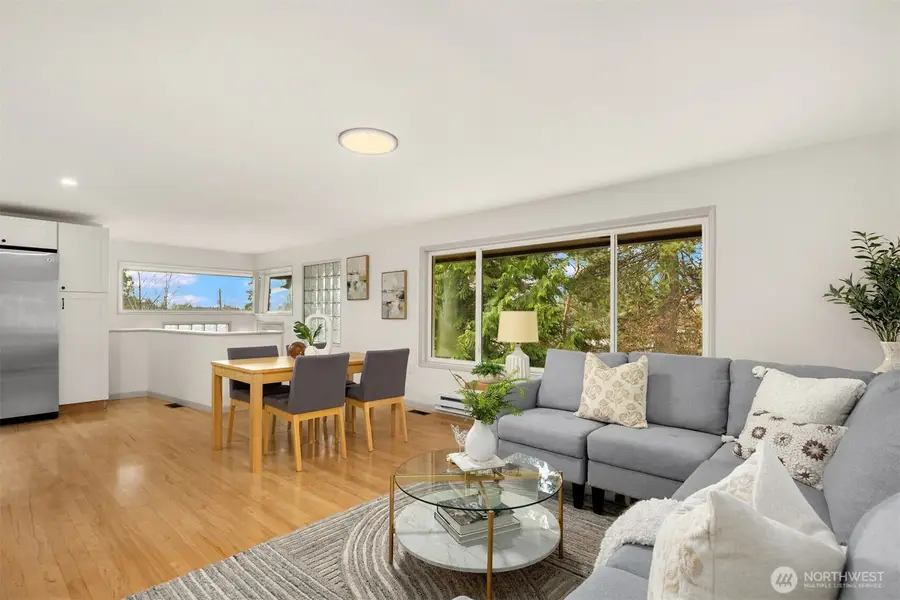 8450 24th Avenue Sw, Seattle, WA 98106 - Image #3