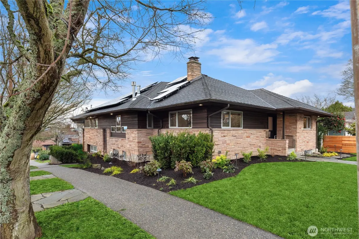 2141 47th Avenue Sw, Seattle, WA 98116 - Image #1