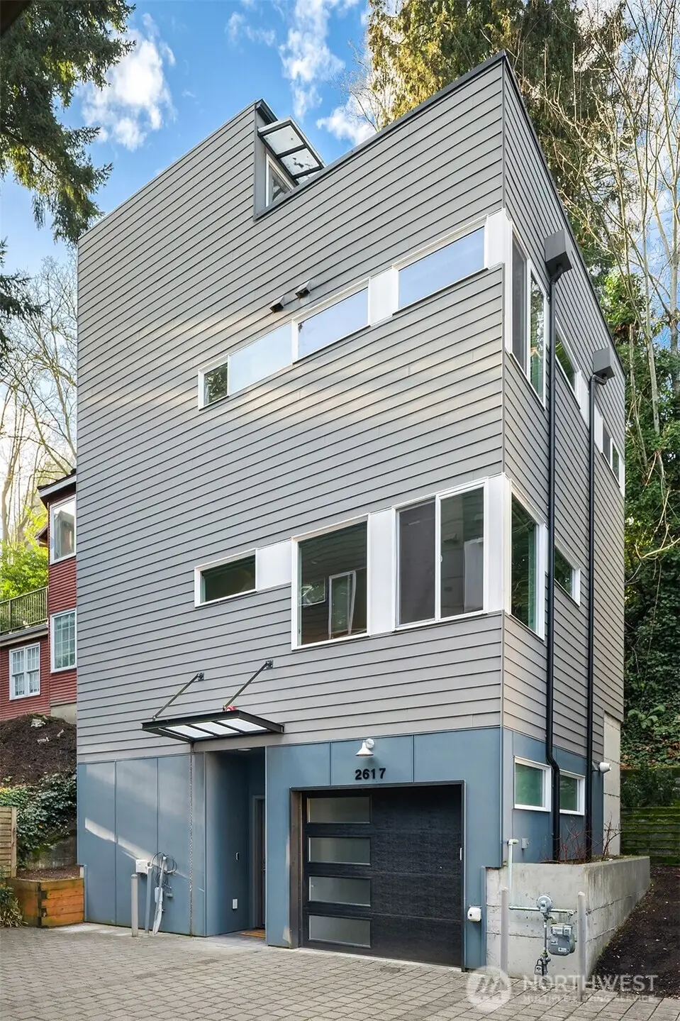 2617 3rd Avenue W, Seattle, WA 98119 - Image #1