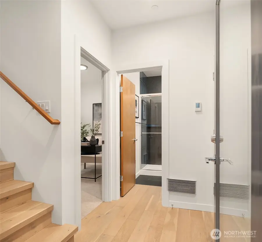 2617 3rd Avenue W, Seattle, WA 98119 - Image #3