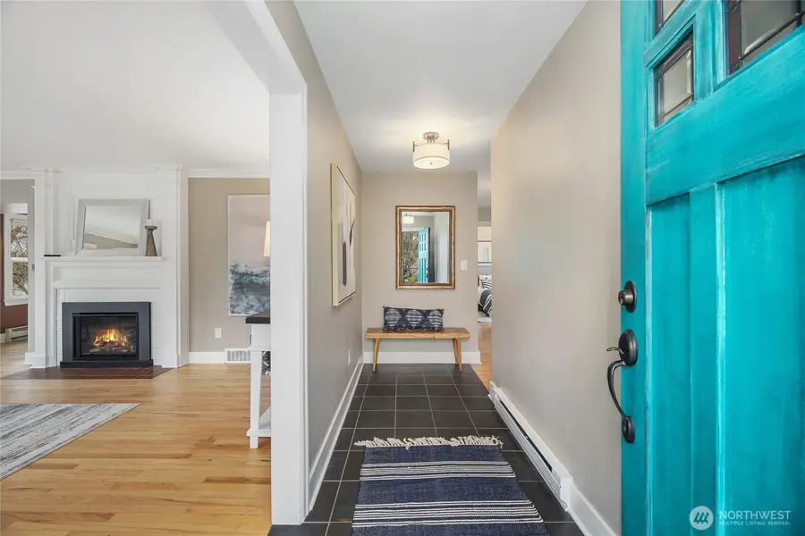 3239 45th Avenue Sw, Seattle, WA 98116 - Image #2