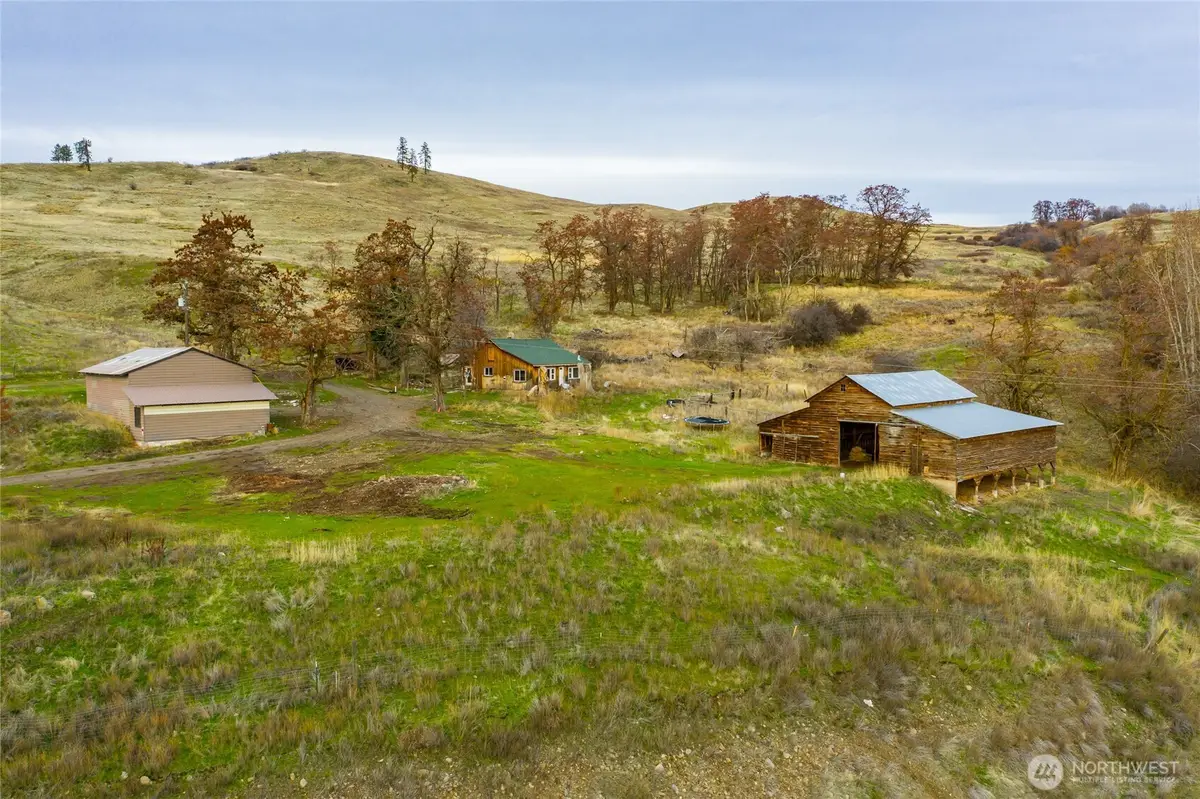 4521 Highway 25 S, Hunters, WA 99137 - Image #1