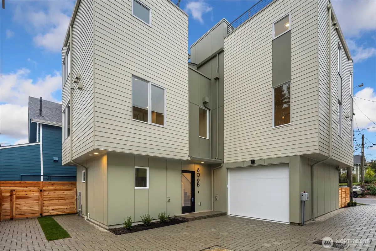 806 34th Avenue #B, Seattle, WA 98122 - Image #1