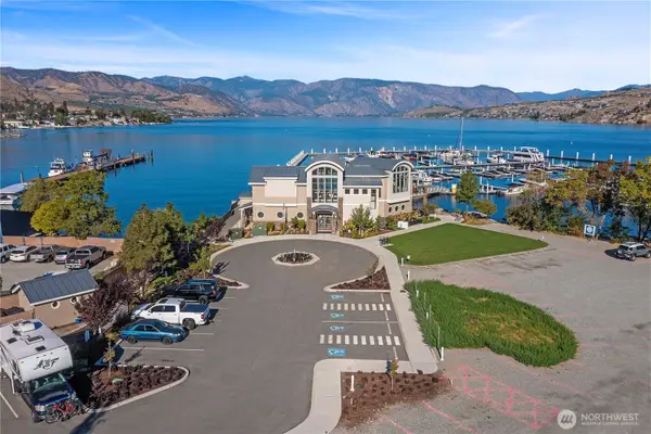 1350 W Woodin Avenue #B8, Chelan, WA 98816