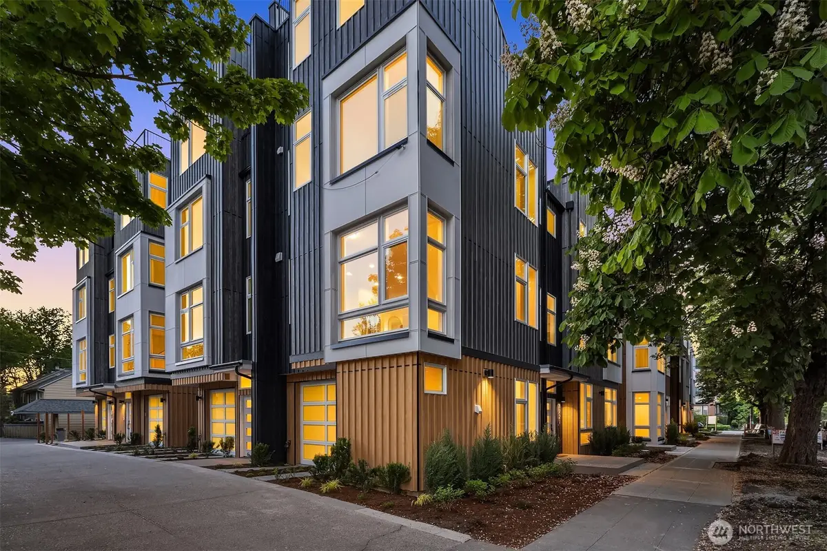 1717 17th Avenue, Seattle, WA 98122 - Image #1