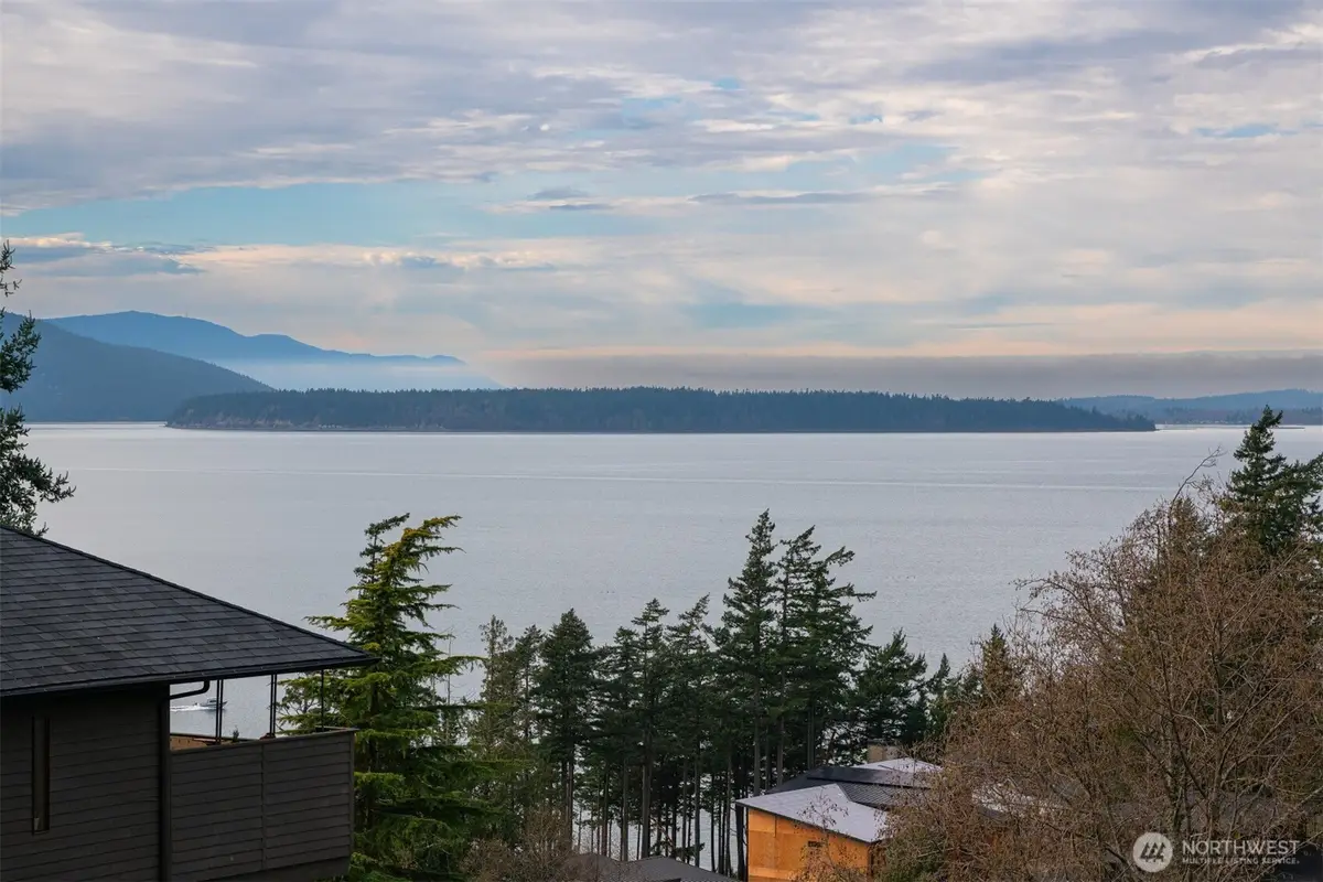 414 S Clarkwood Drive, Bellingham, WA 98225 - Image #1