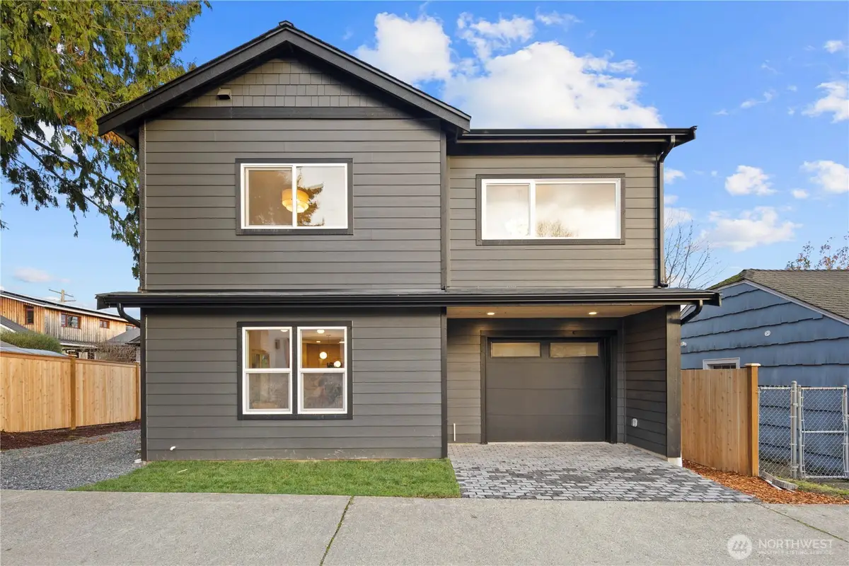 815 26th Avenue #B, Seattle, WA 98122 - Image #1