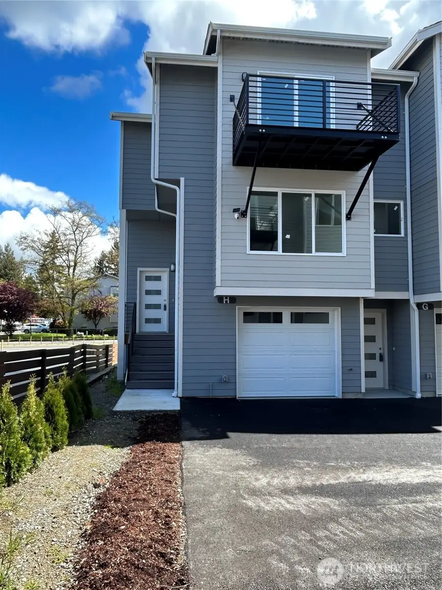 13243 Ambaum Boulevard Sw #C, Burien, WA 98146 - Image #2