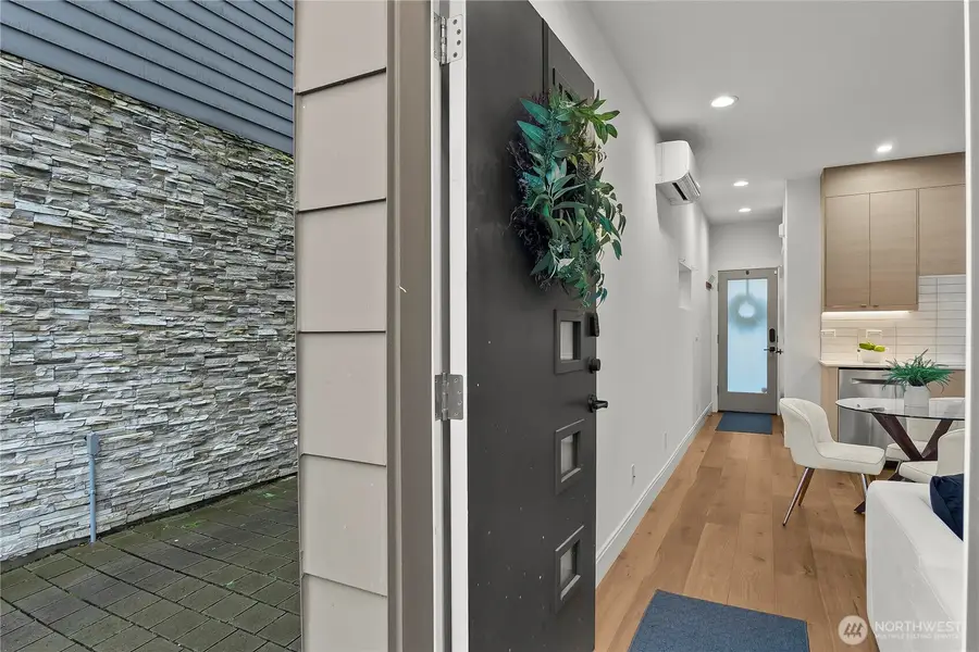 4758 Greenlake Way N, Seattle, WA 98103 - Image #3