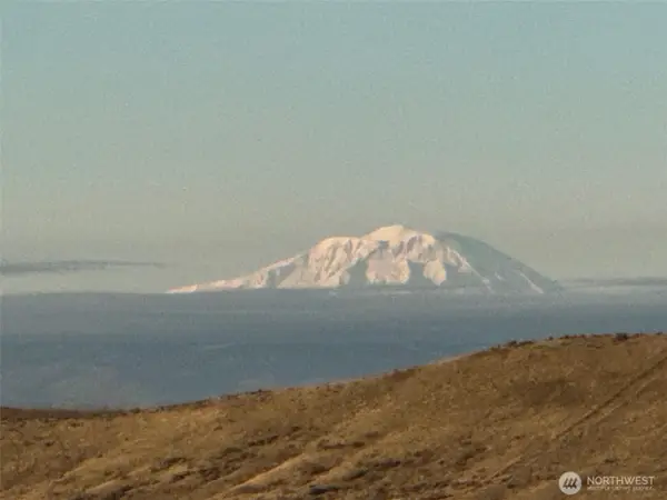 1303 Nightingale Road, Wapato, WA 98951