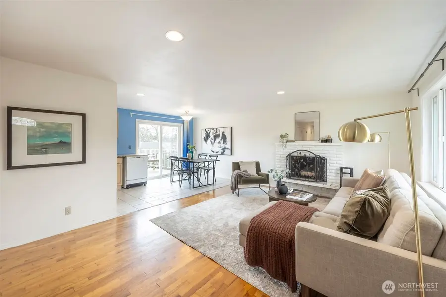 10020 18th Avenue Sw, Seattle, WA 98146 - #2