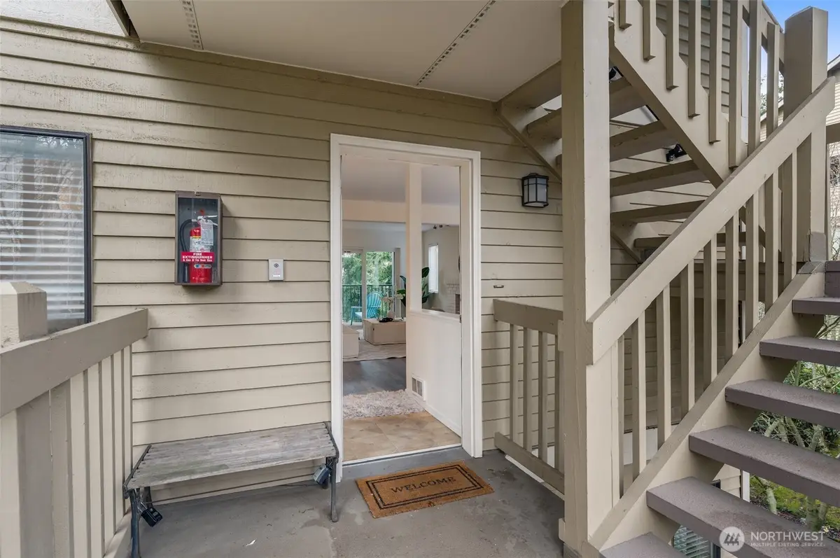 412 10th Street #B202, Kirkland, WA 98033 - Image #1