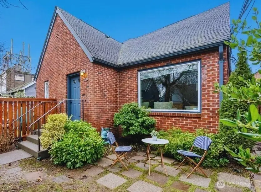 713 26th Avenue #B, Seattle, WA 98122 - Image #2