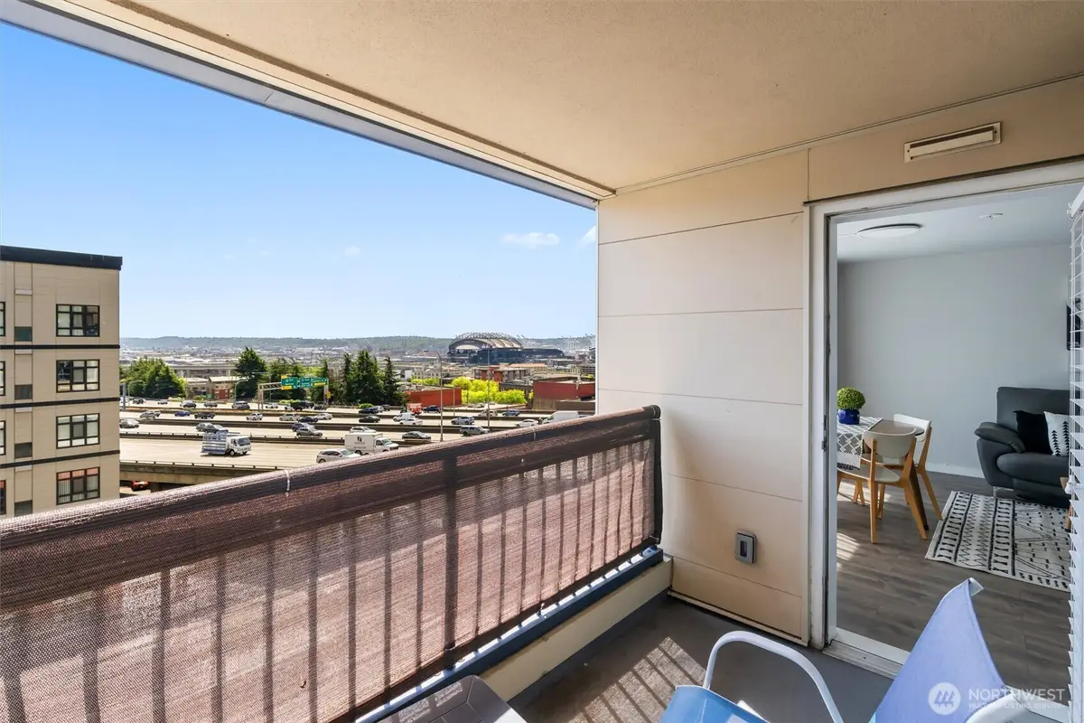 321 10th Avenue S #705, Seattle, WA 98104 - Image #1