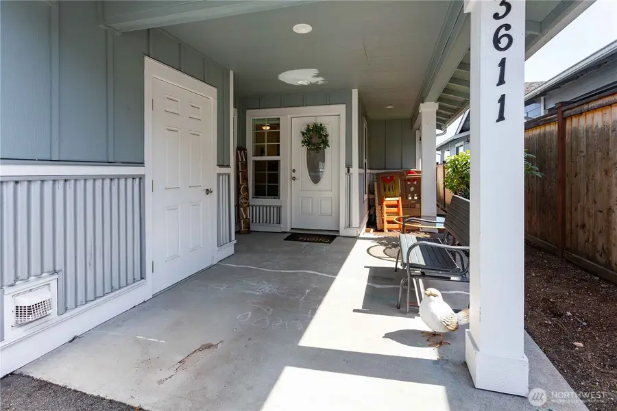 3611 Portage Lane #F2, Anacortes, WA 98221 - Image #2