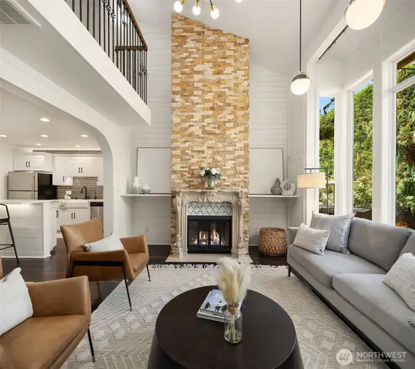 1400 Bellevue Way Se #4, Bellevue, WA 98004