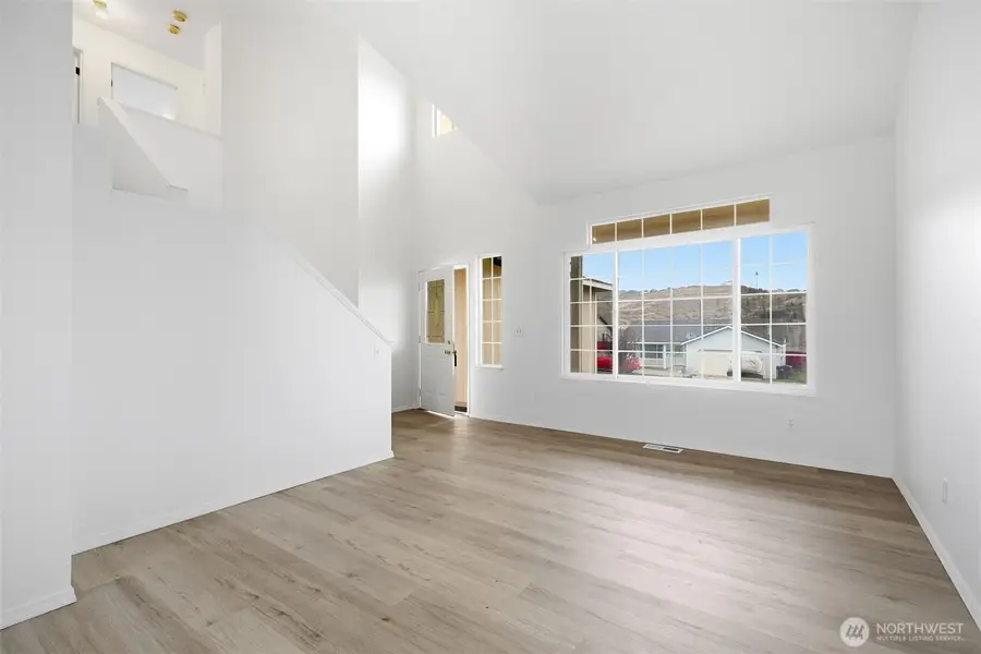 1204 W Home Avenue, Selah, WA 98942 - #3